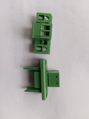 Solderless butt-through wall mounting panel 15EDGWC-3.81mm with ears and flange, plug-in terminal block